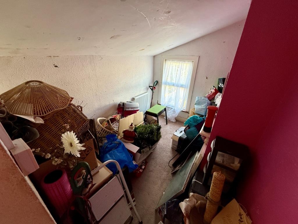 Lot: 89 - THREE-BEDROOM HOUSE FOR INVESTMENT - Bedroom three
